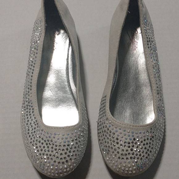 Girls Candie's off white shoes w/ sequence. Sz I. - Picture 4 of 5